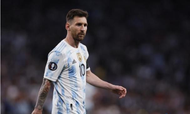 广西合浦：火龙果基地灯光璀璨